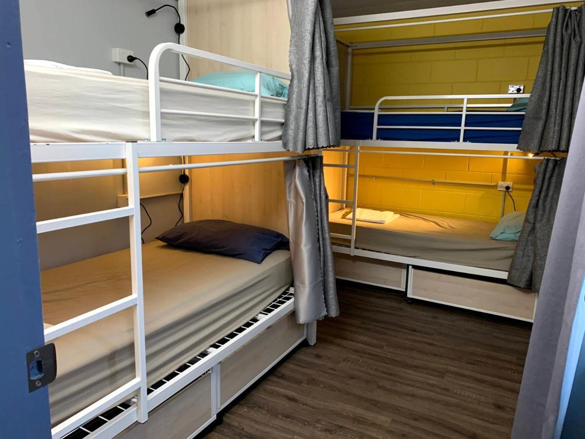 Aussie Dream Hostel Gold Coast Esterno foto