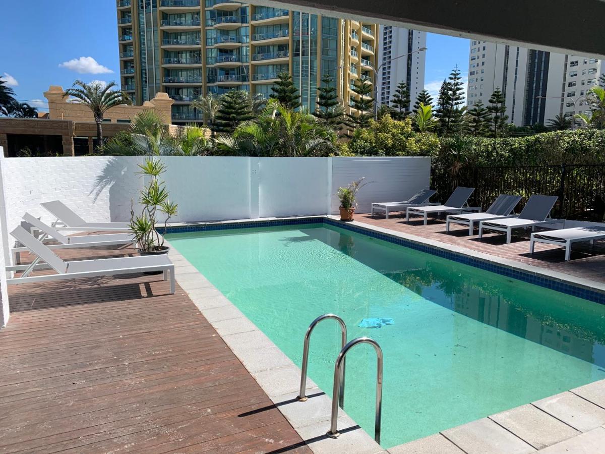 Aussie Dream Hostel Gold Coast Esterno foto