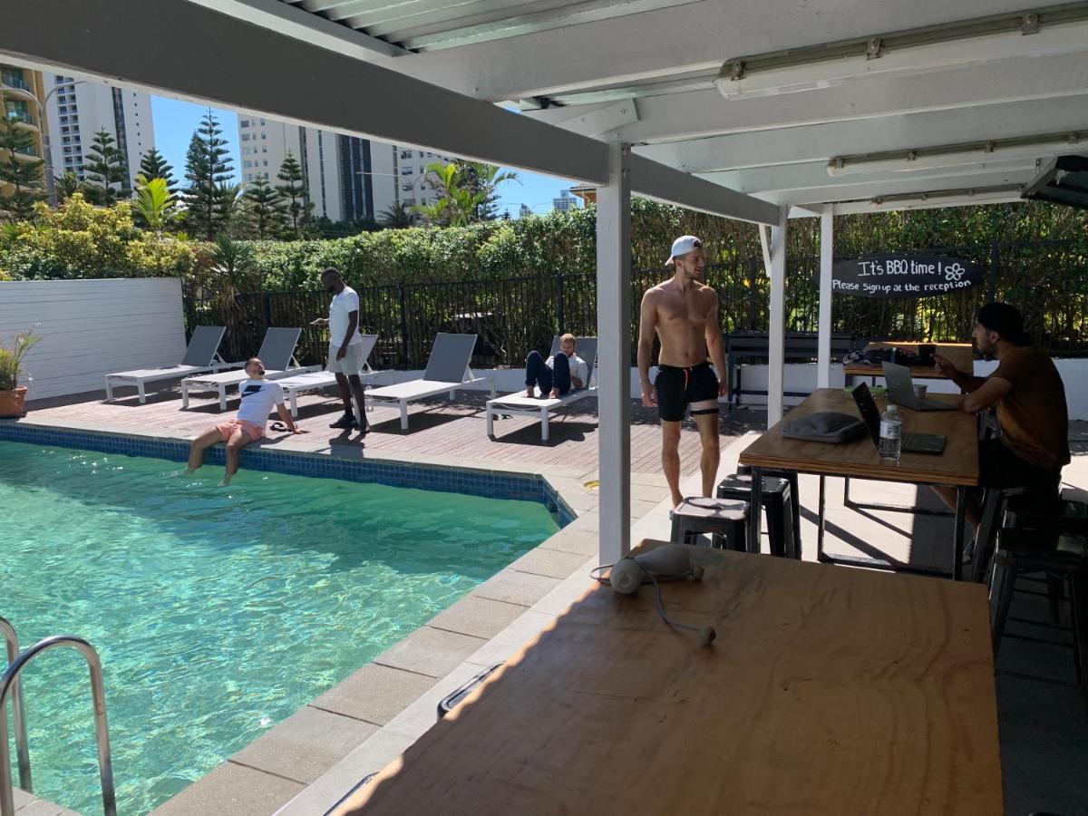 Aussie Dream Hostel Gold Coast Esterno foto