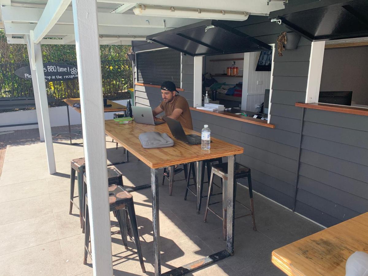 Aussie Dream Hostel Gold Coast Esterno foto