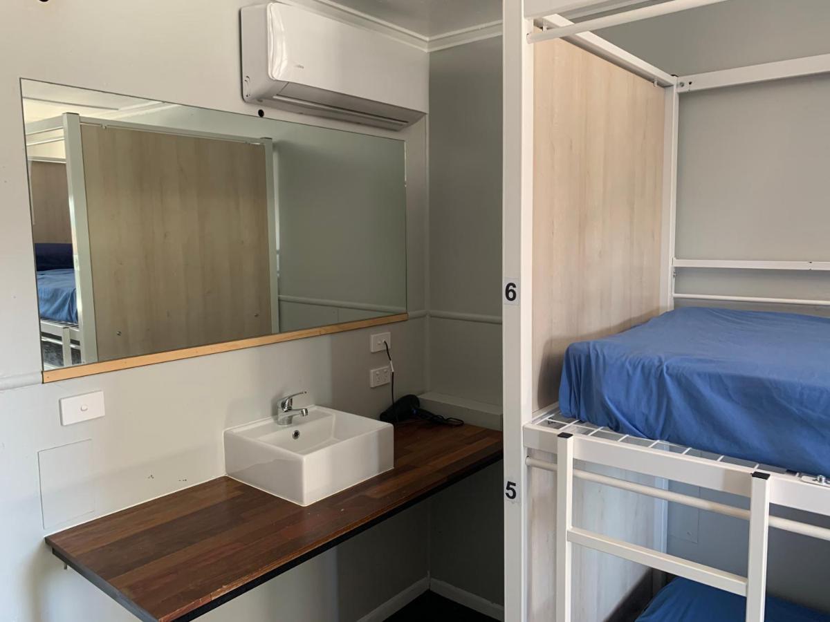 Aussie Dream Hostel Gold Coast Esterno foto